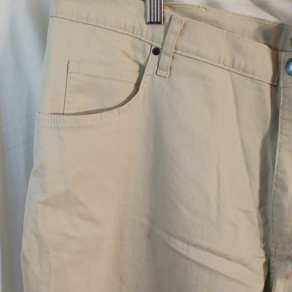 NWT Womens Capris Lee Riders 24W Beige - Oatmeal Color - Picture 3 of 14